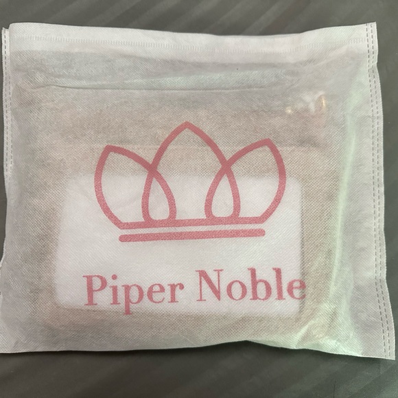 Piper Noble Charlotte clutch with straps & dust cover Never Used - Picture 2 of 4